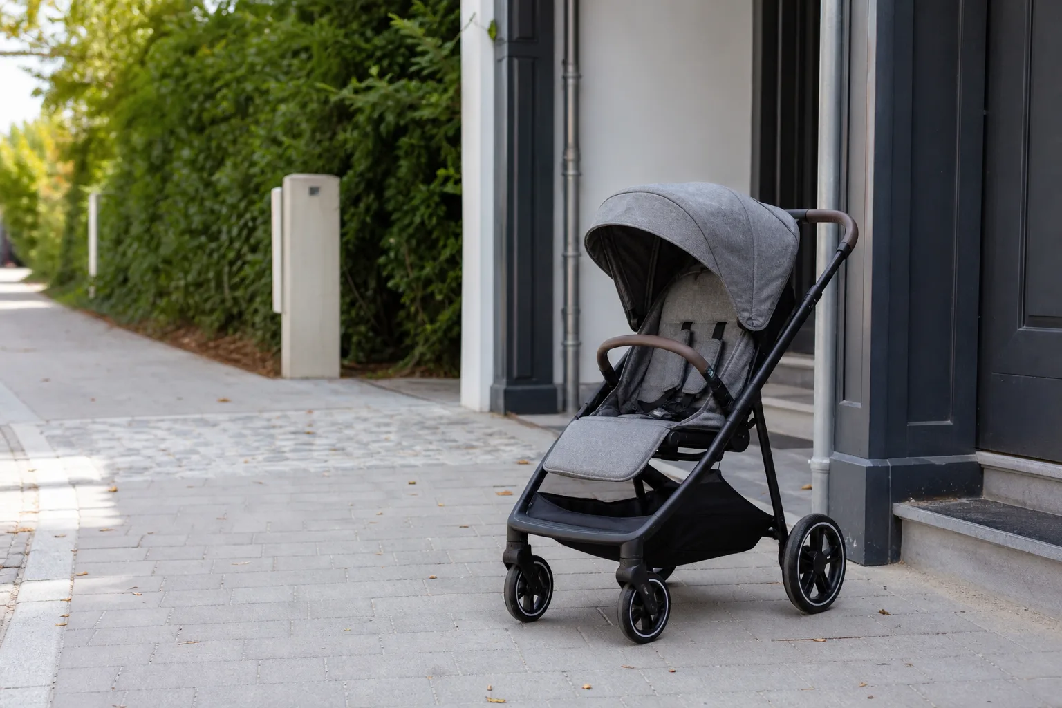 Kinderwagen Nutzung im Alltag: Praktische Tipps fuer Spaziergaenge, Reisen und urbane Mobilitaet