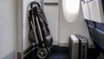 Kinderwagen im Flugzeug und Urlaub: Checkliste und Tipps fuer Reisende
